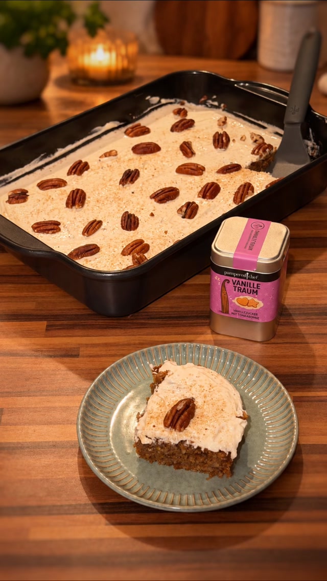 Kürbis, Apfel, Haferflocken & Datteln – klingt gesund, schmeckt aber vor allem richtig lecker. 🎃🍎🤎

Saftig, herbstlich und das Beste: Der Kuchen bleibt unglaublich lange schön saftig und lecker. 🍂
Das Rezept findest du natürlich auf meinem Board.

#Kürbisliebe #Herbstküche #pamperedchef #FoodbyMargriet