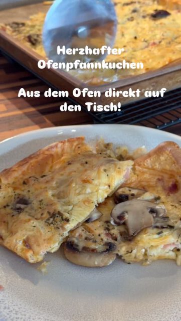 🥞🧀 Herzhafter Ofenpfannkuchen mit Schinken, Käse & Champignons

Manchmal sind die einfachsten Gerichte die allerbesten. ❤️ Dieser herzhafte Ofenpfannkuchen ist im Handumdrehen vorbereitet, kommt ganz entspannt aus dem Ofen und schmeckt jung und alt. 

Die Kombination aus würzigem Schinken, geschmolzenem Käse und saftigen Champignons macht ihn herrlich herzhaft – perfekt zum Mittagessen oder für ein schnelles Abendessen.

✨ Tipp: Mit einem frischen Salat servieren und nach Belieben mit Kräutern verfeinern.

Würdest du ihn genauso backen oder noch etwas hinzufügen? Schreib es gerne in die Kommentare! 👇

#Ofenpfannkuchen #Herzhaft #SchnelleKüche #Champignons #Familienküche